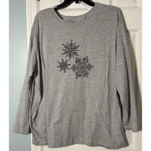 Dreams Co. Gray Long Sleeve T-Shirt With Snowflake Design, Size 22/24 1X